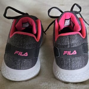 7.5 Fila Running Womens Sneakers _ Excellent L